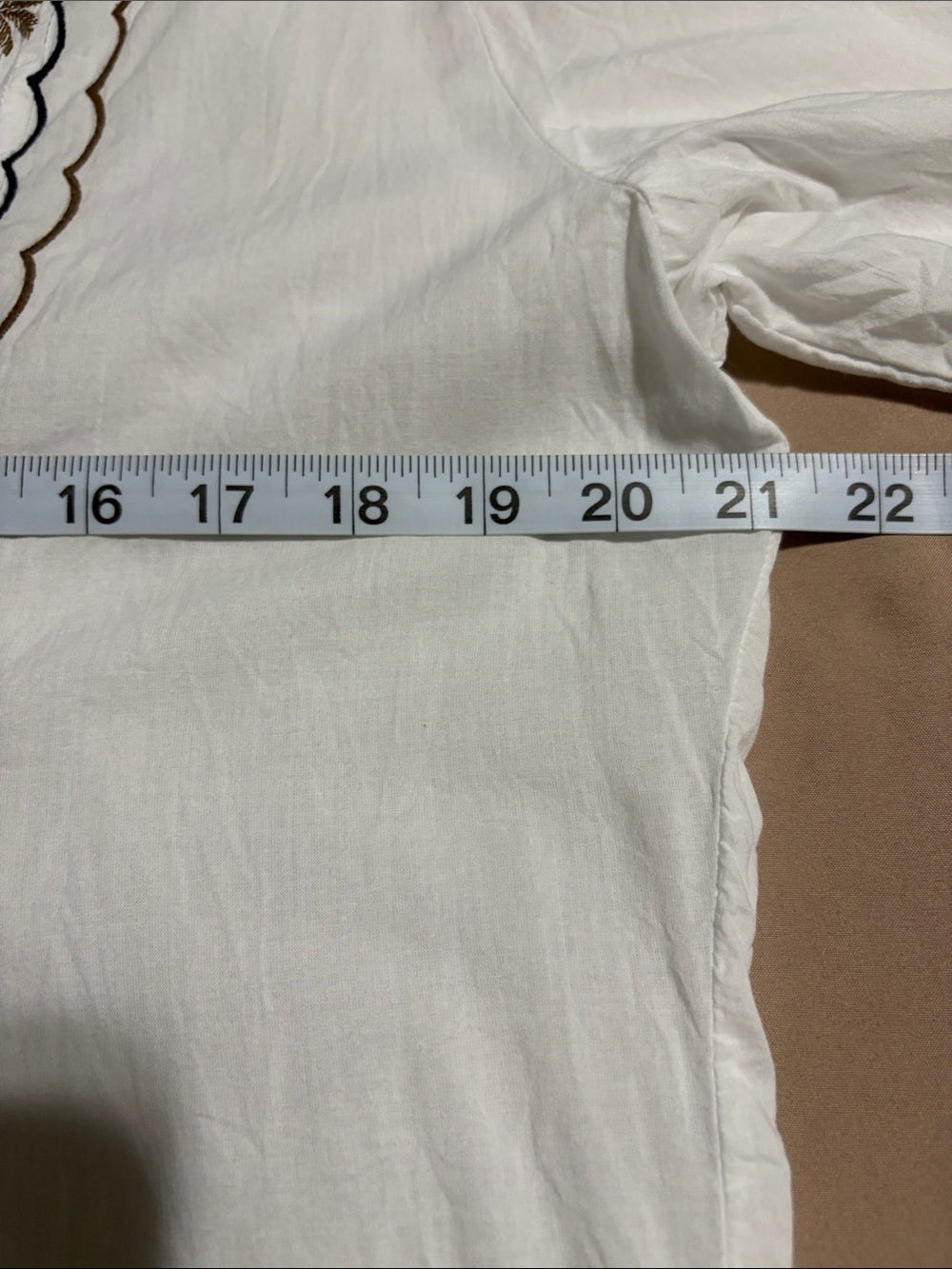 Tommy Bahama White Cotton Top with Brown Label and Embroidery - Picture 9 of 16